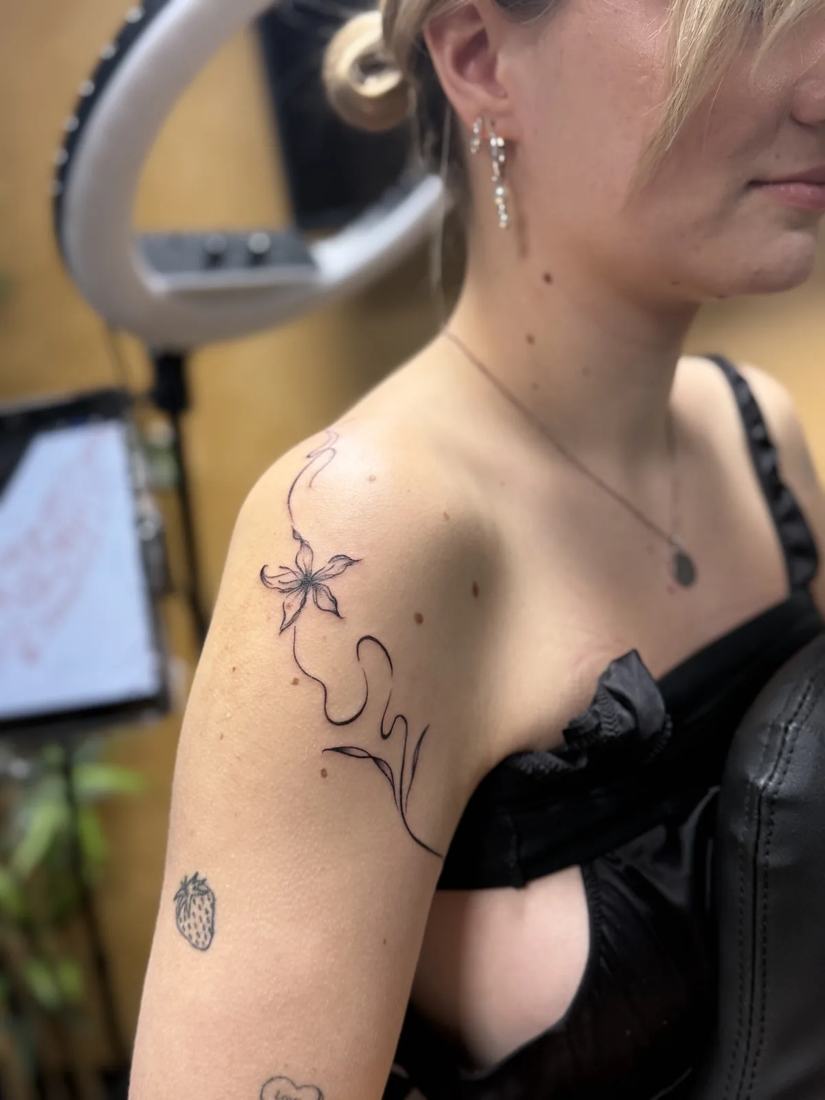 Fineline/Mikro-Realistic Tattoo Trustinkus Nürnberg